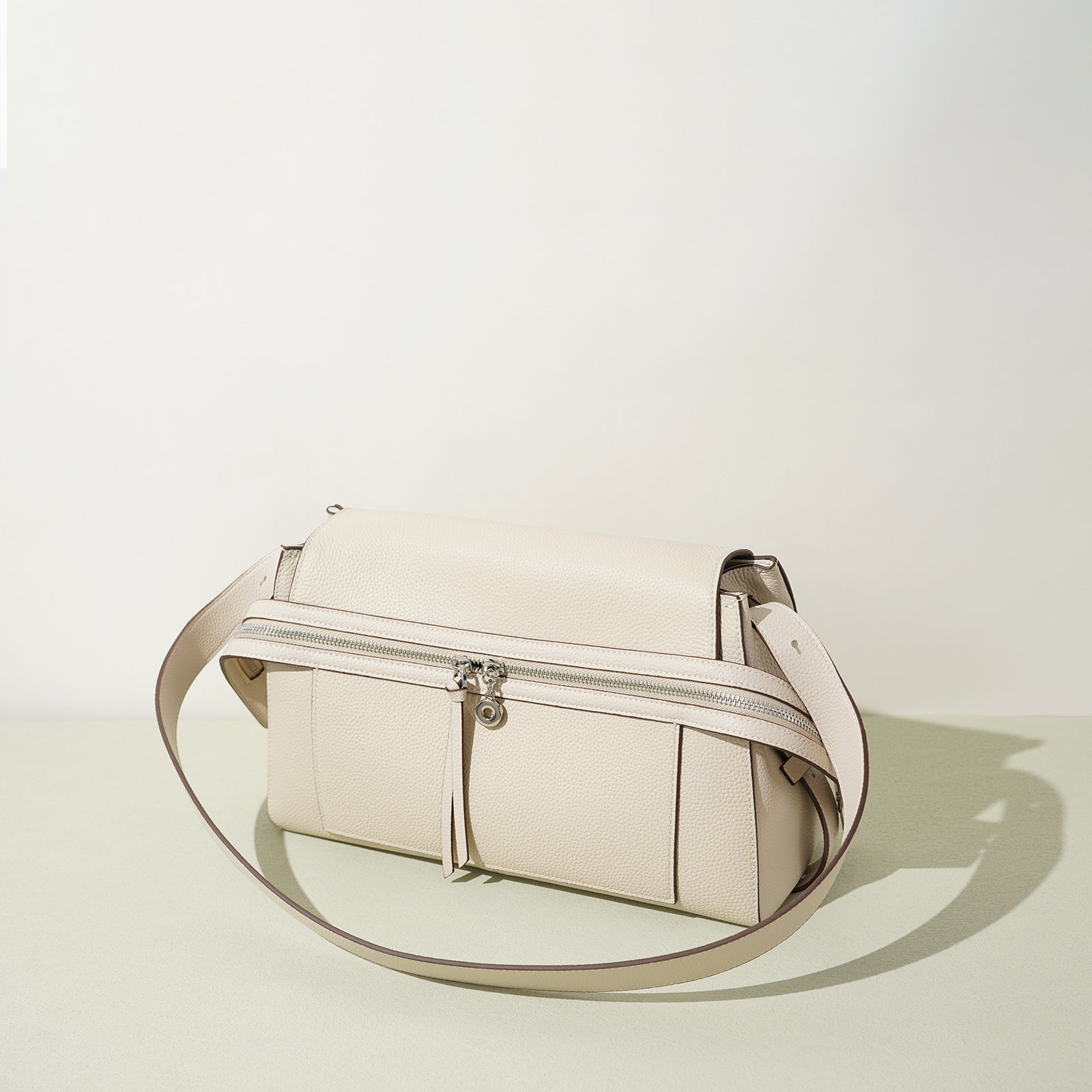 Large Leather Commuter Tote Handbag