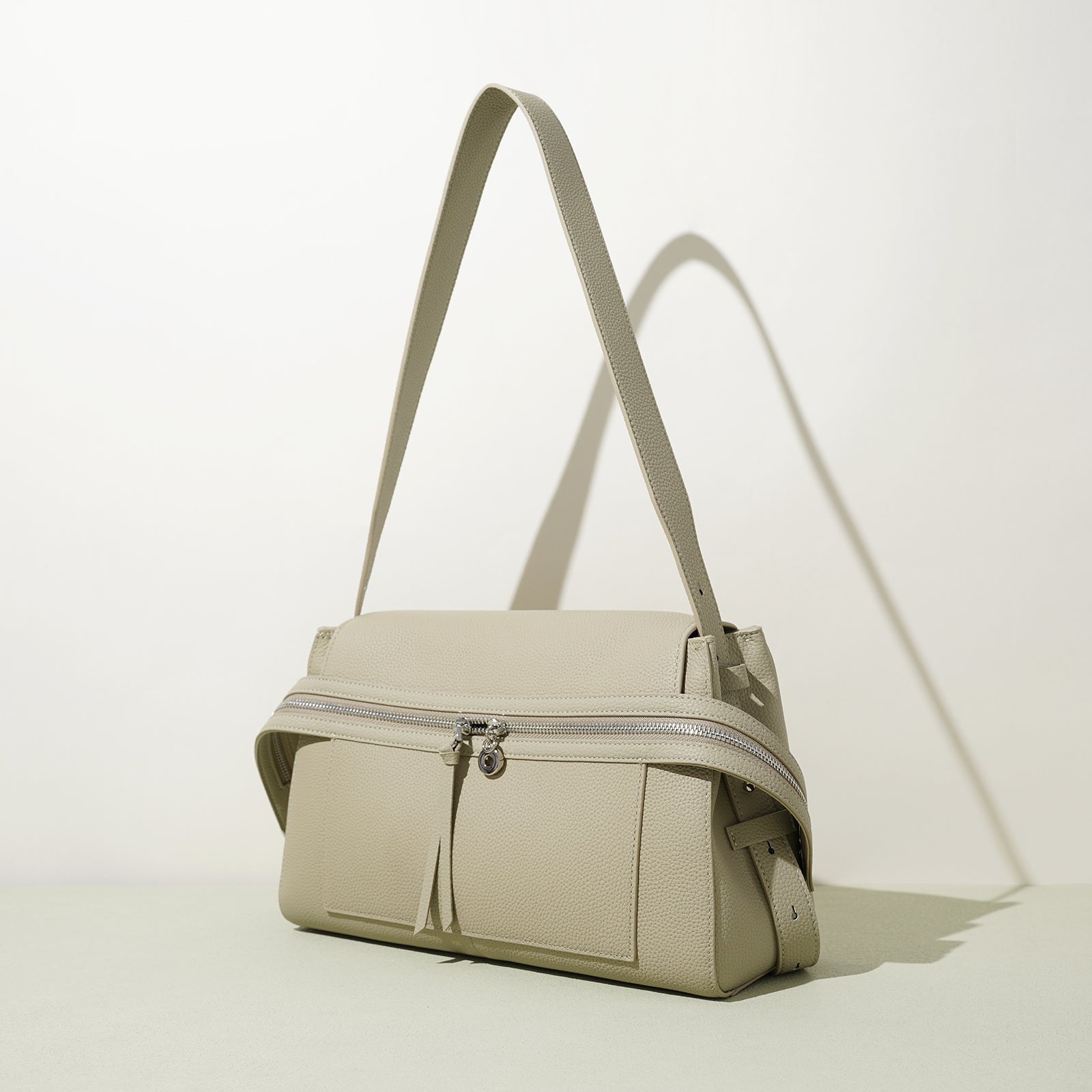 Large Leather Commuter Tote Handbag