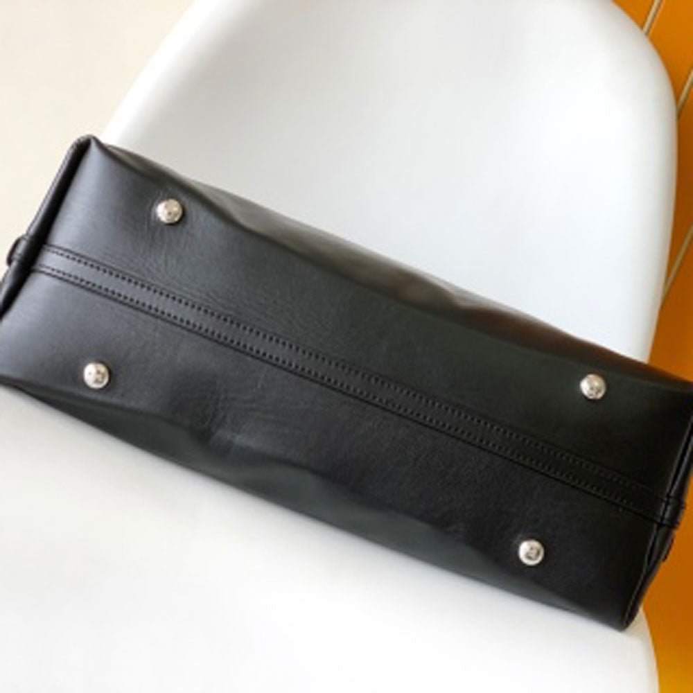 CarryAll Vibe MM Lambskin Bag Black - VVISN