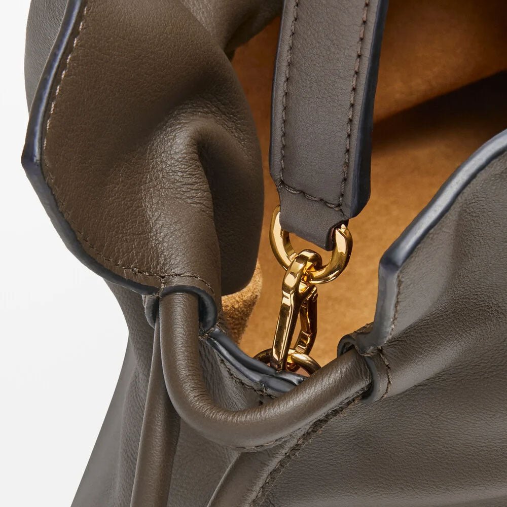 Chocolate Medium Flamenco clutch in nappa calfskin - VVISN