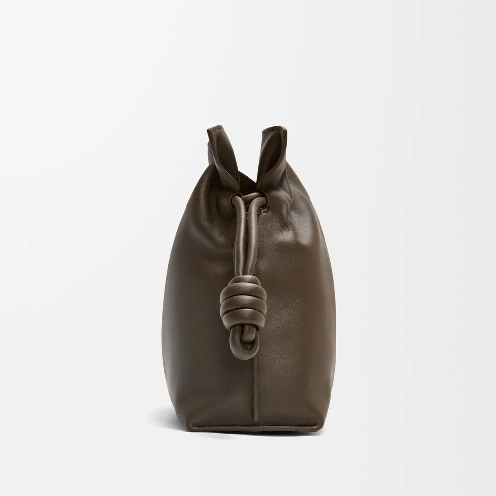 Chocolate Medium Flamenco clutch in nappa calfskin - VVISN