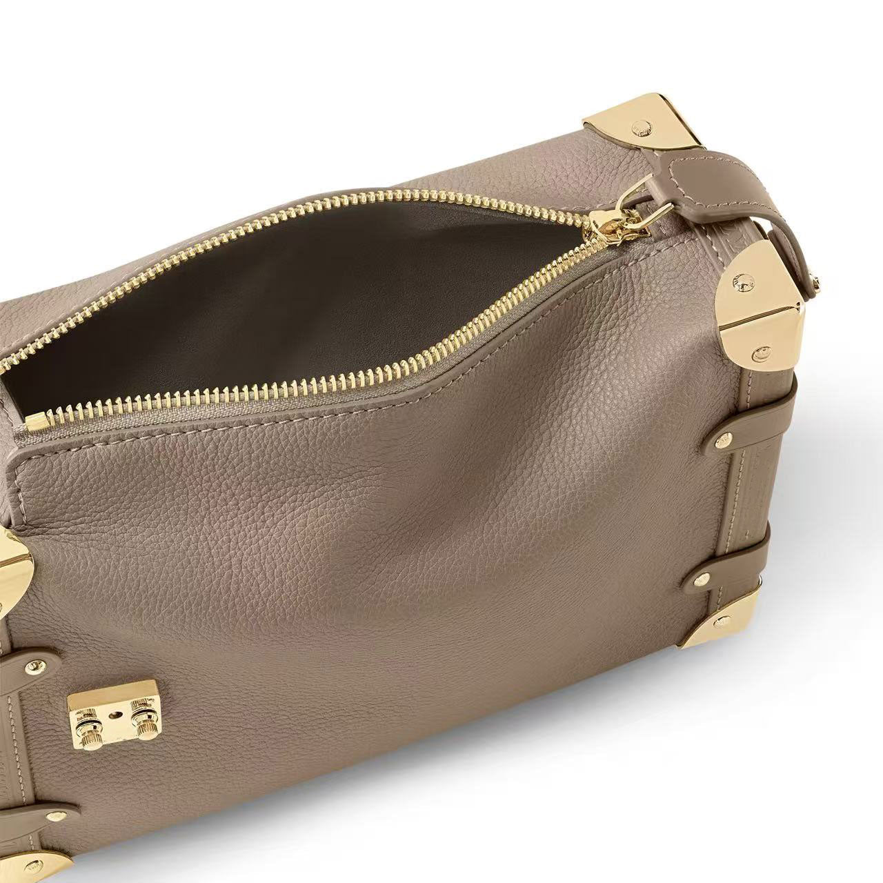 Grained Calf Leather Side Trunk Handbag - VVISN