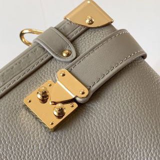 Grained Calf Leather Side Trunk Handbag - VVISN