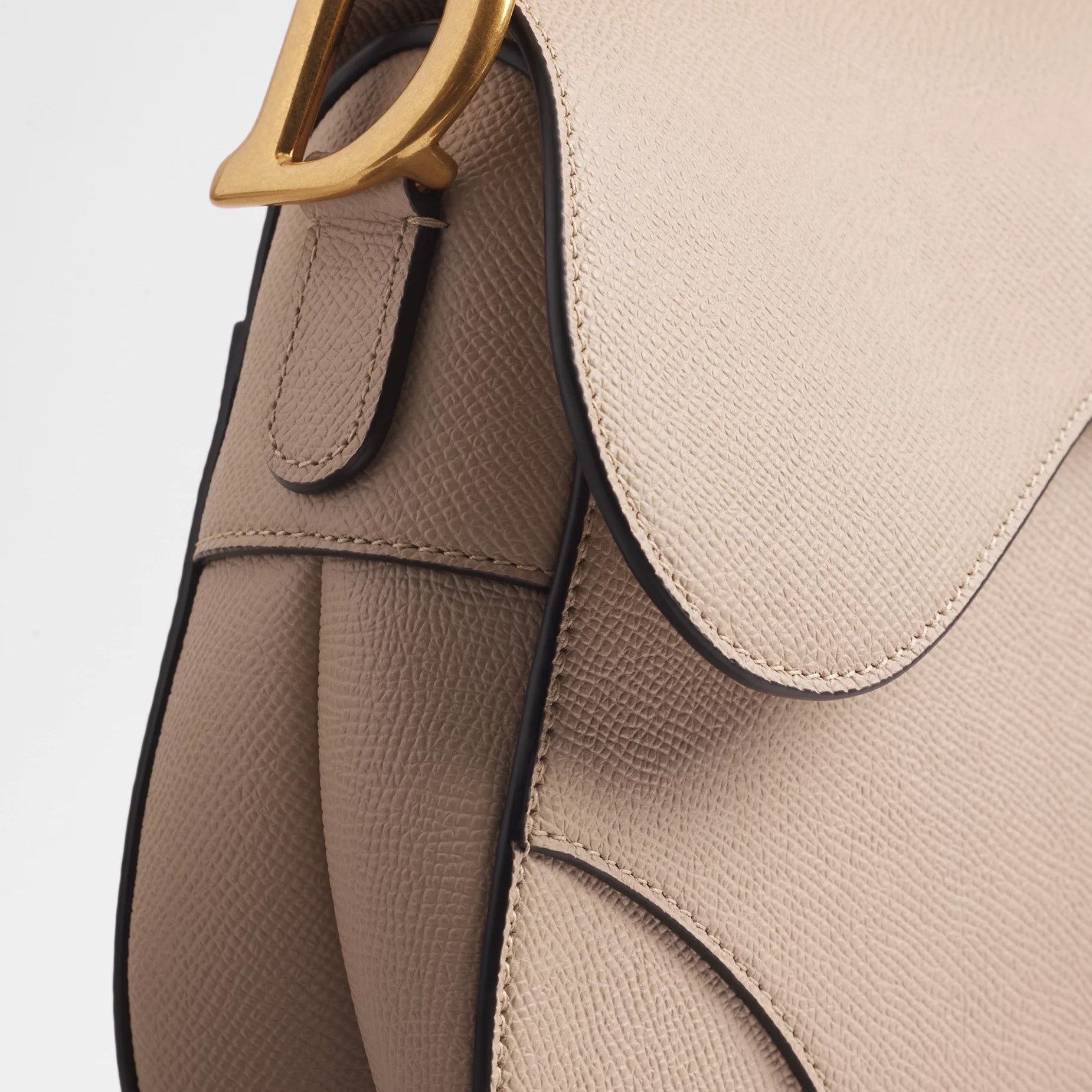 Grained Calfskin Saddle Flap Bag - VVISN