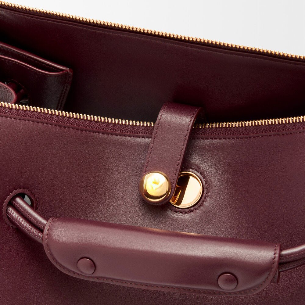 Large Supple Calfskin Trapeze Bag - VVISN