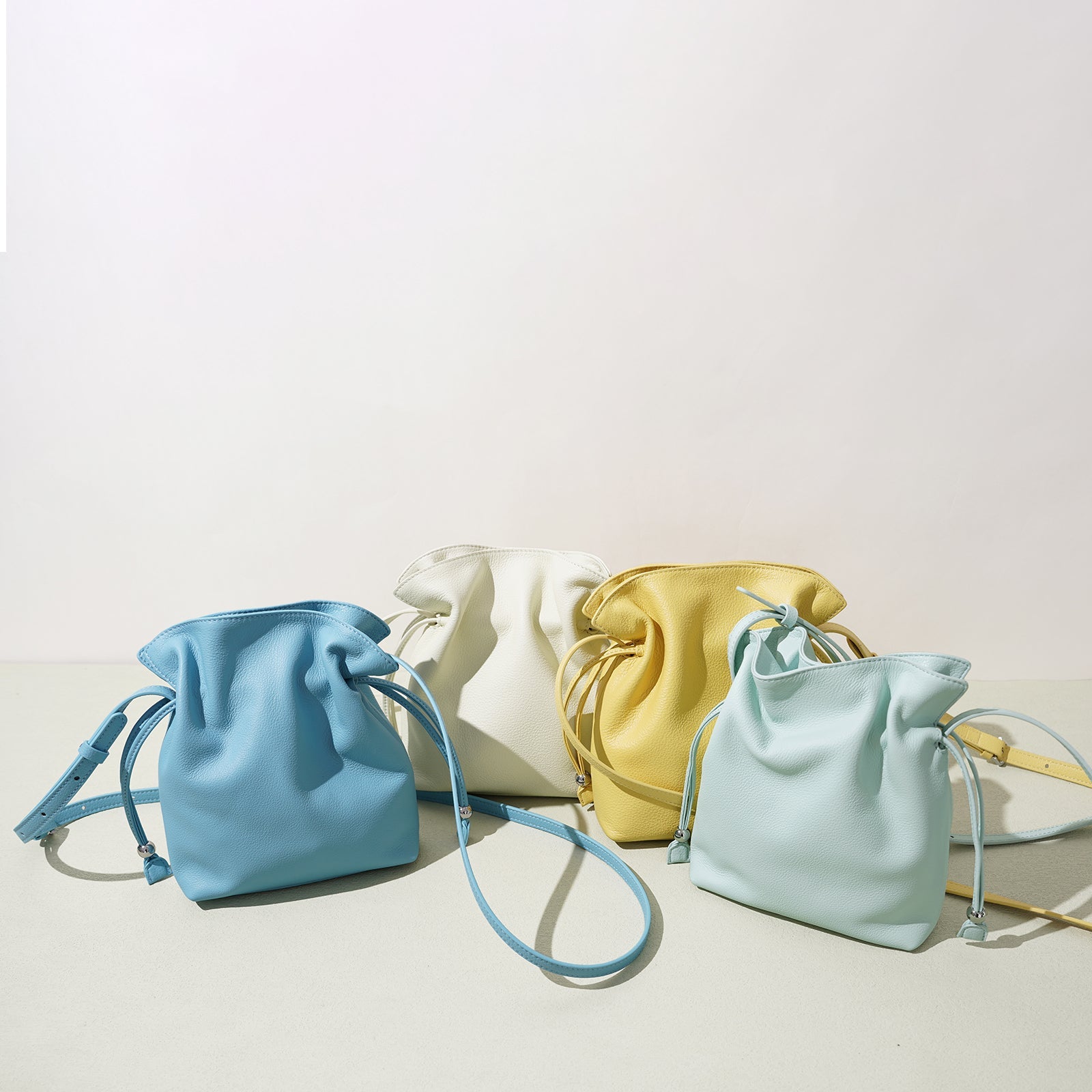 Lightweight Leather Crossbody Bag - VVISN