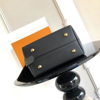Low Key Hobo MM Handbag Black - VVISN