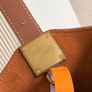 Low Key Hobo MM Handbag Cognac Brown - VVISN
