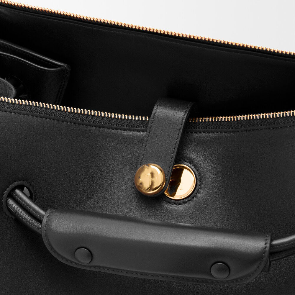 Madrid Supple Calfskin Trapeze Bag - VVISN