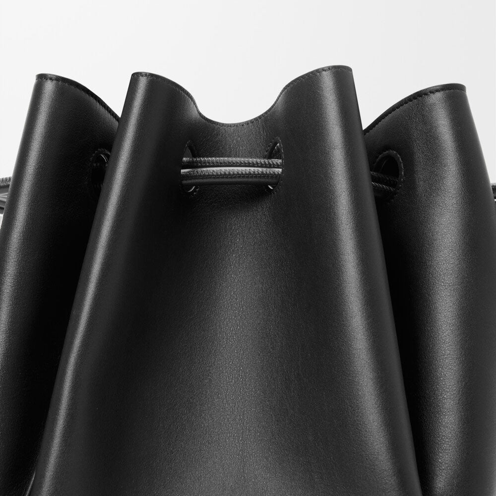 Madrid Supple Calfskin Trapeze Bag - VVISN