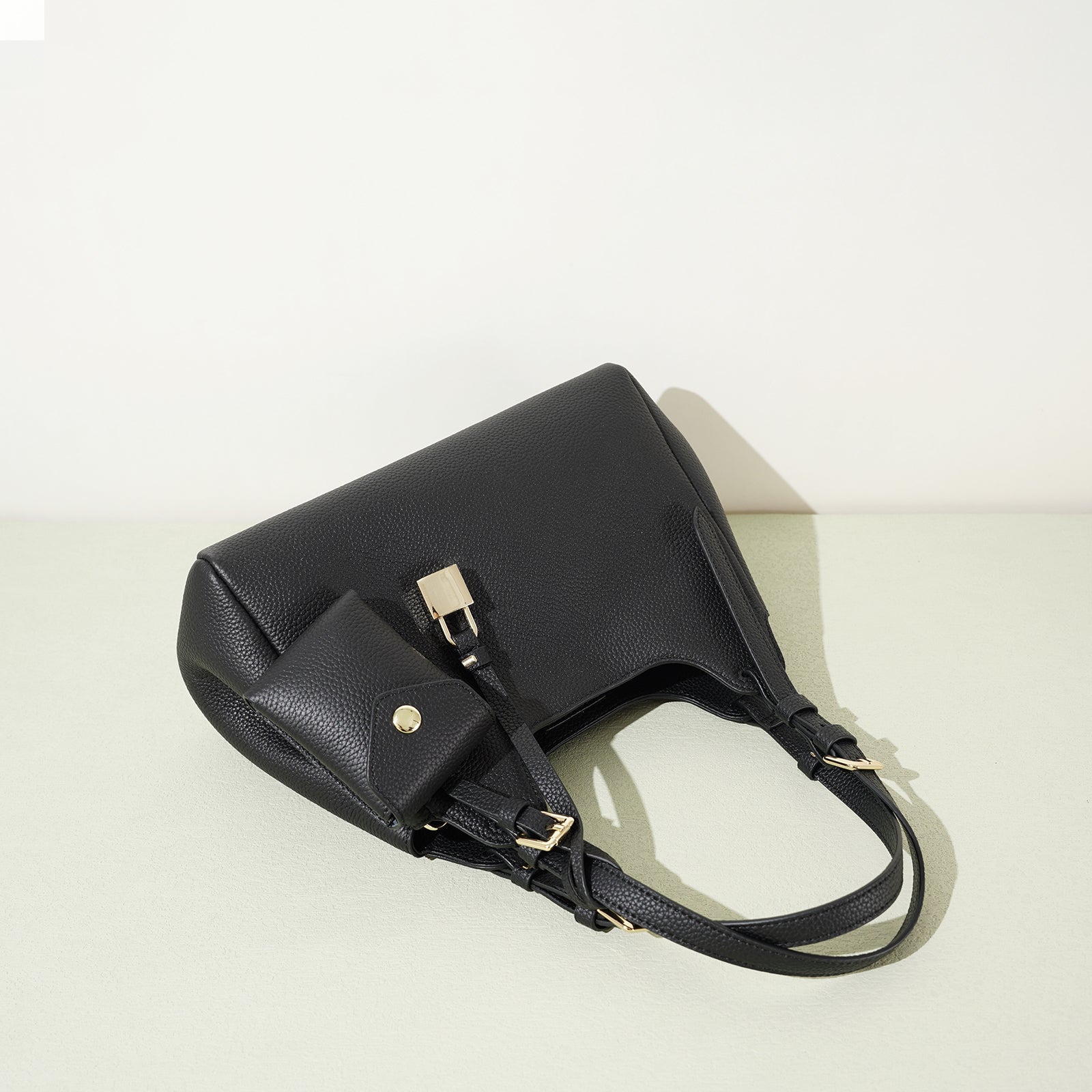 Minimalist Leather Crescent Shoulder Bag - VVISN