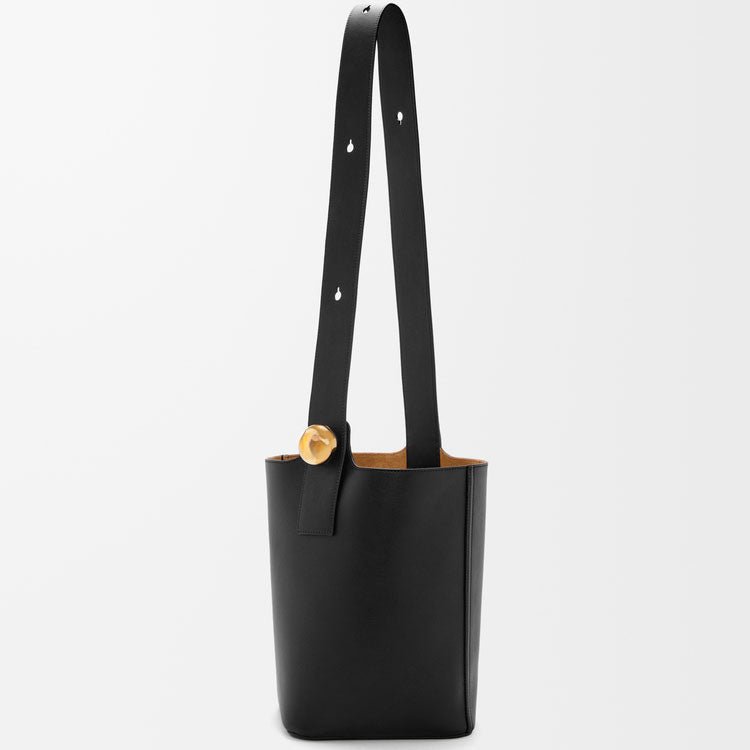 Pebble Leather Bucket Bag in Black - VVISN