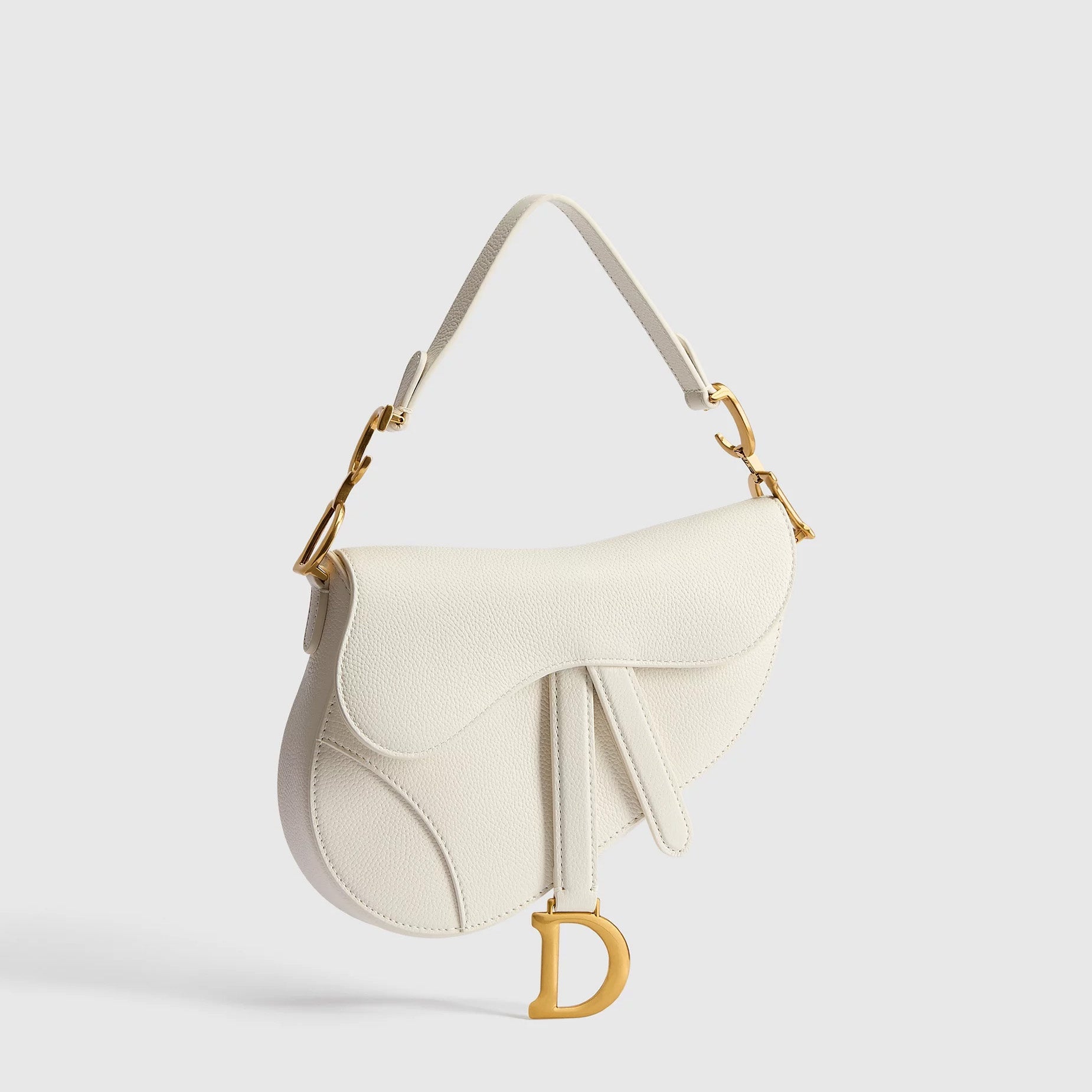Small Grained Calfskin Saddle Flap Bag - VVISN