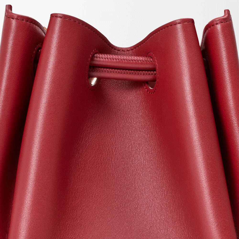 Small Supple Calfskin Trapeze Bag Burnt Red - VVISN