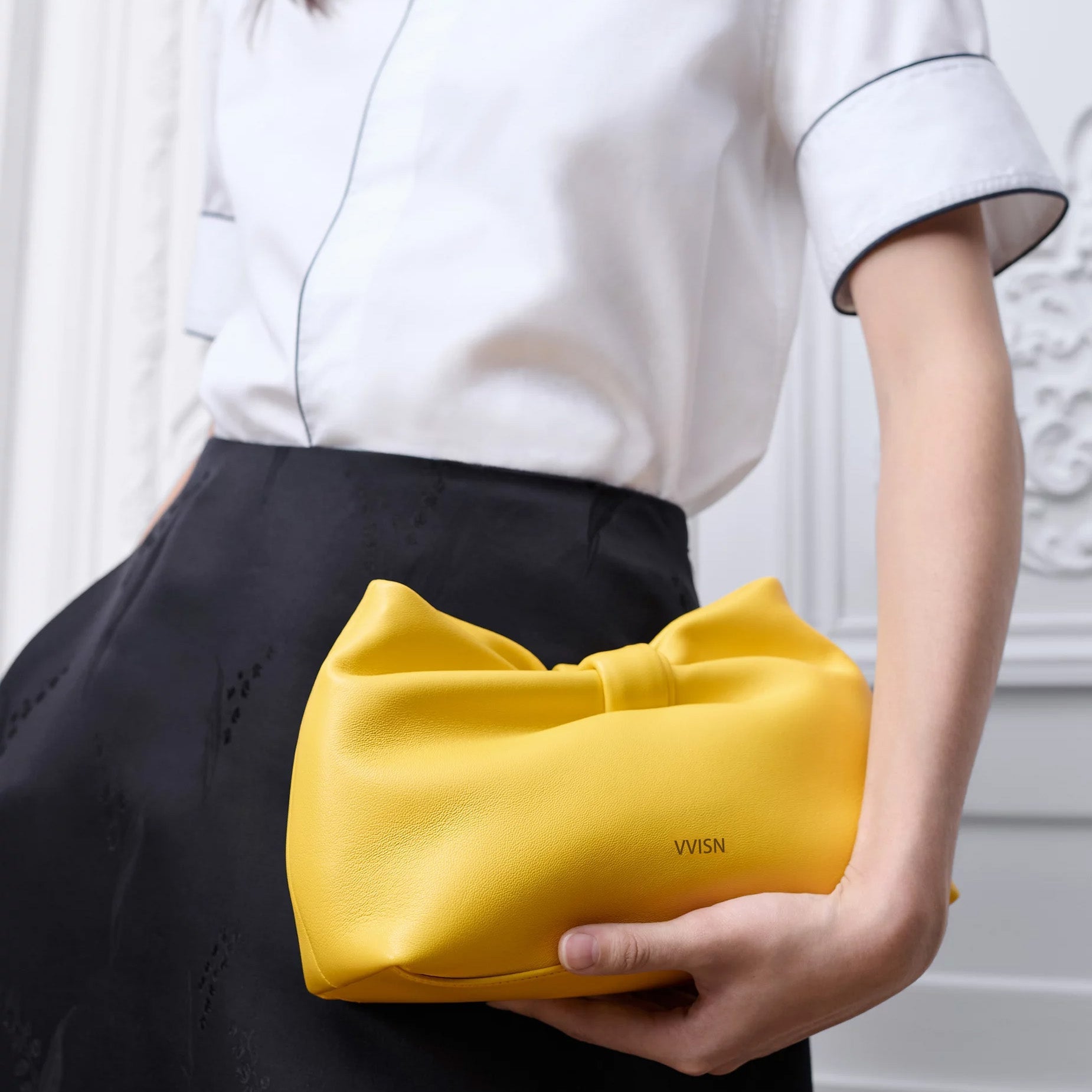Small Supple Lambskin Bow - Shaped Bag - VVISN