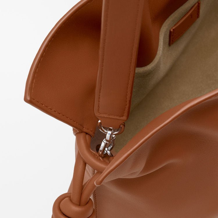 Squirrel Medium Flamenco clutch in nappa calfskin - VVISN