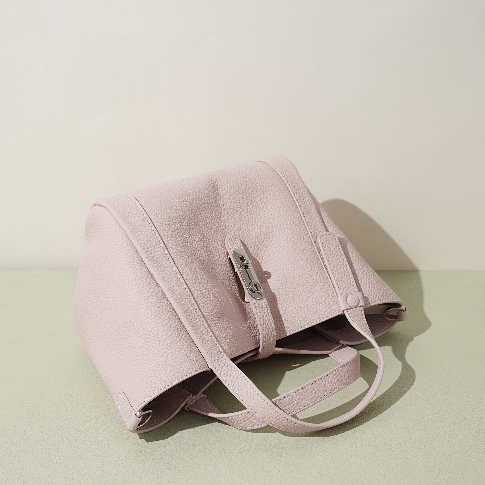 Structured Leather Drawstring Bucket Bag - VVISN