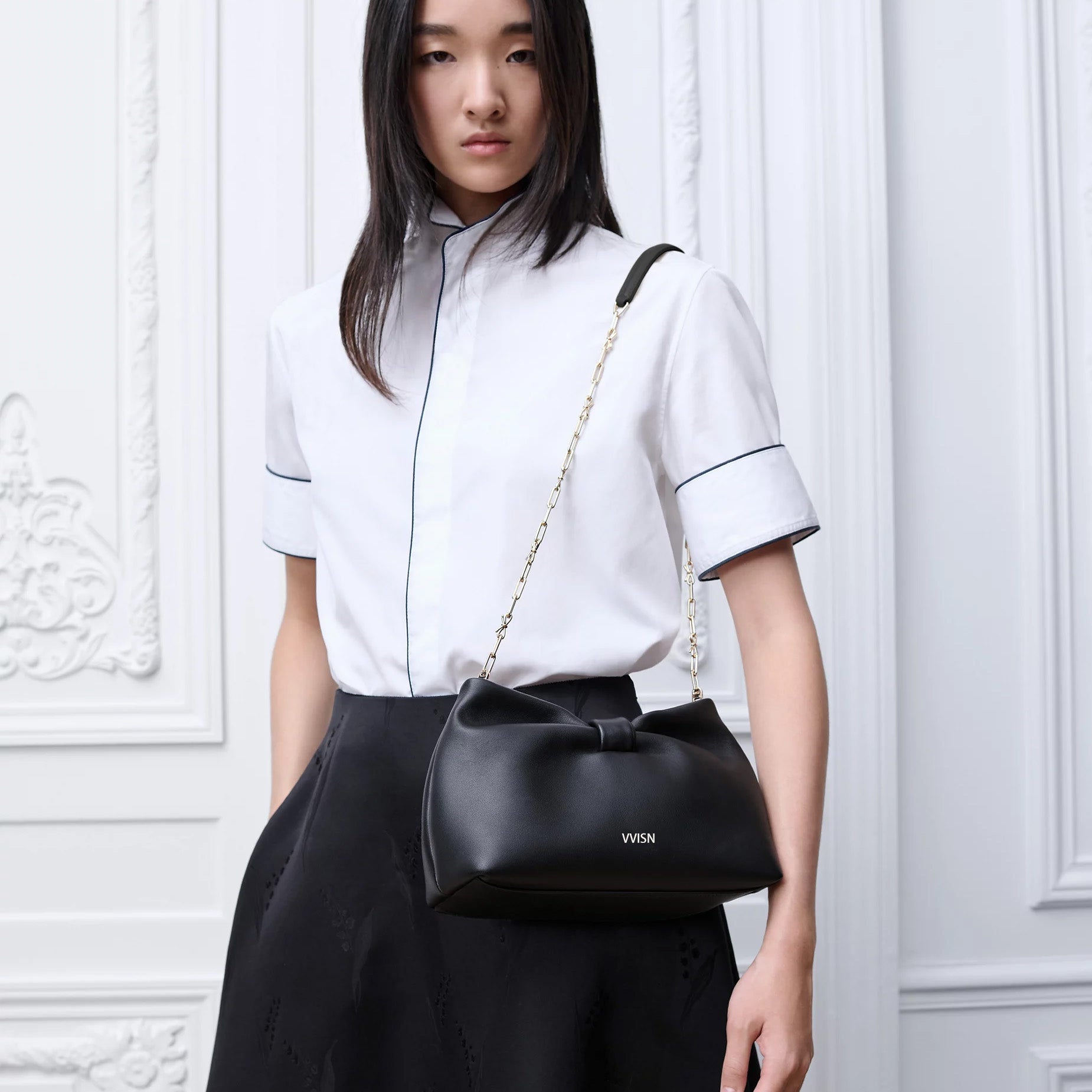 Supple Lambskin Bow Chain Shoulder Bag - VVISN