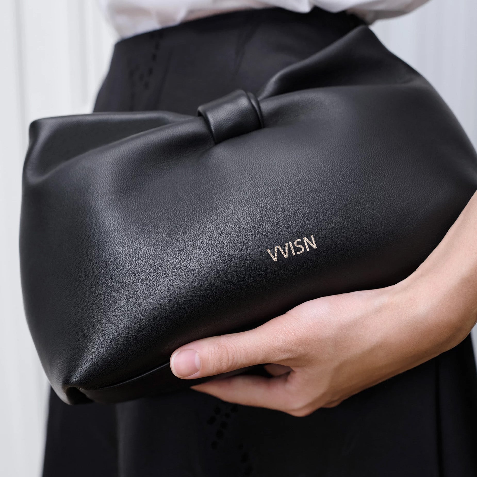 Supple Lambskin Bow Chain Shoulder Bag - VVISN