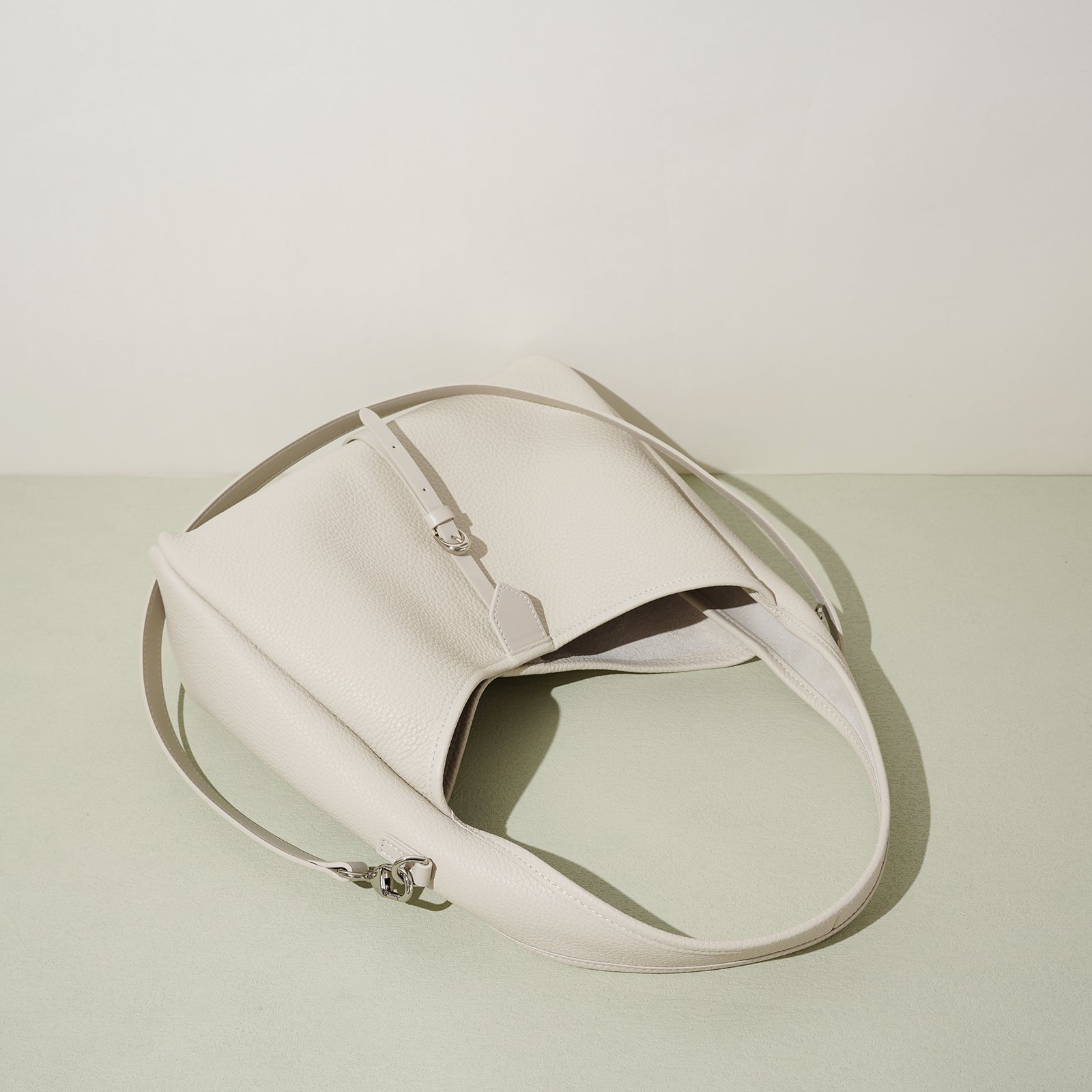 Top Grain Cowhide Minimalist Shoulder Bag - VVISN