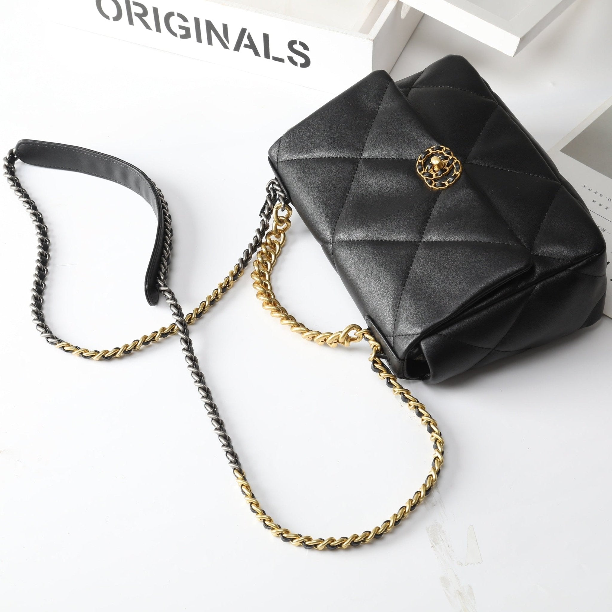 Top Grain Cowhide Quilted Chain Bag - VVISN