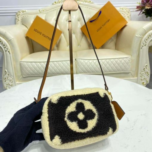 Louis Vuitton Beach Pouch M68599 - Image 4