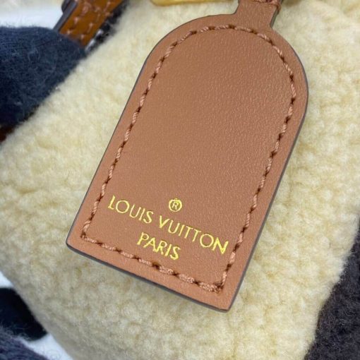 Louis Vuitton Beach Pouch M68599 - Image 9