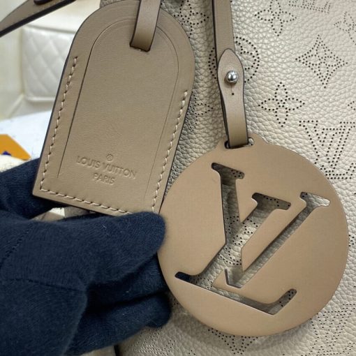 Louis Vuitton Beaubourg Hobo MM M56084 - Image 11