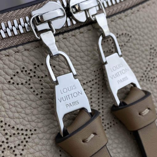 Louis Vuitton Beaubourg Hobo MM M56084 - Image 13