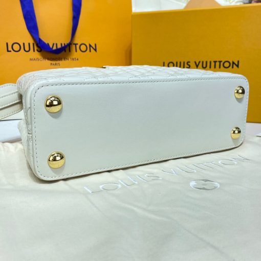 Louis Vuitton Capucines BB Bag In Quilting Lambskin M55360 White - Image 7