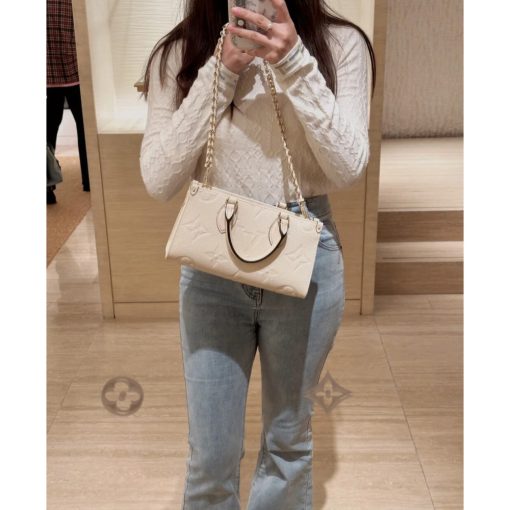 Louis Vuitton Grained Cowhide Leather OnTheGo East West Bag M23698 M23640 White - Image 4
