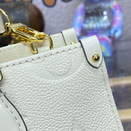 Louis Vuitton Grained Cowhide Leather OnTheGo East West Bag M23698 M23640 White - Image 10