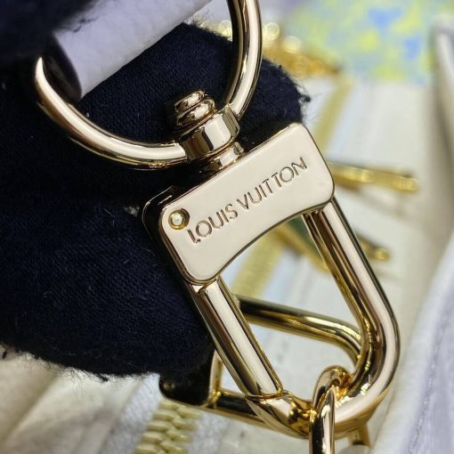 Louis Vuitton Grained Cowhide Leather OnTheGo East West Bag M23698 M23640 White - Image 12