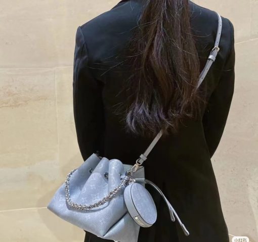 Louis Vuitton Mahina Bella Tote Bag M21582 Bleu Horizon - Image 3