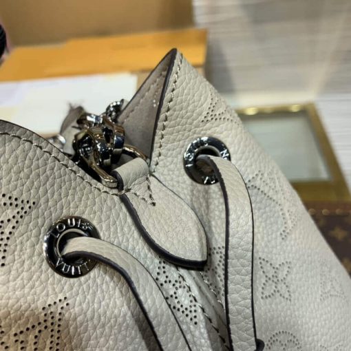 Louis Vuitton Mahina Leather Bella M57201 - Image 8