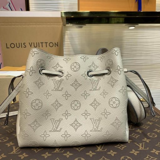 Louis Vuitton Mahina Leather Bella M57201 - Image 9