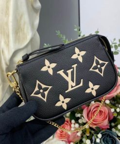 Louis Vuitton Mini Pochette Accessoires M80501 Black