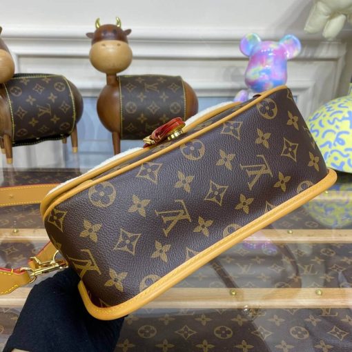 Louis Vuitton Monogram and Shearling Diane Bag M46317 - Image 11