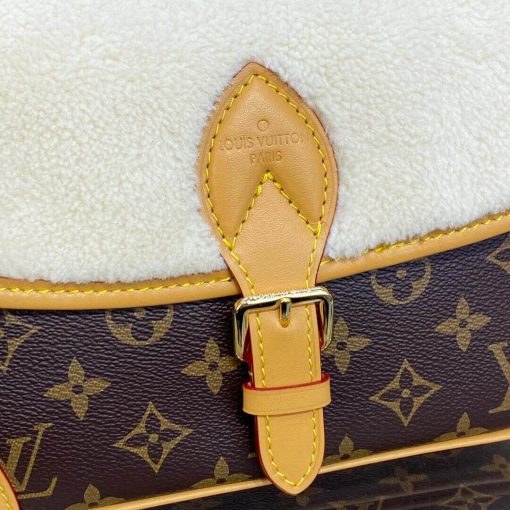 Louis Vuitton Monogram and Shearling Diane Bag M46317 - Image 12