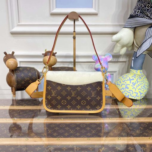 Louis Vuitton Monogram and Shearling Diane Bag M46317 - Image 10