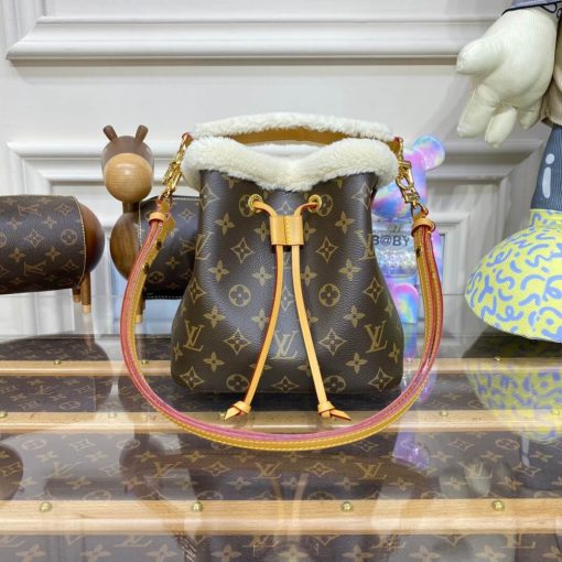 Louis Vuitton Monogram and Shearling Neonoe BB M46319 - Image 5