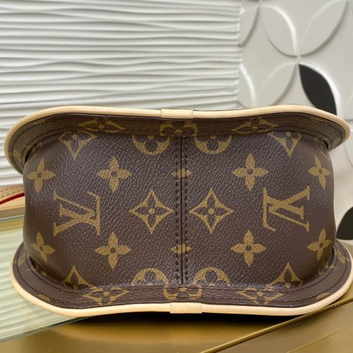 Louis Vuitton Monogram Canvas Around Me PM Bag M47117 - Image 11