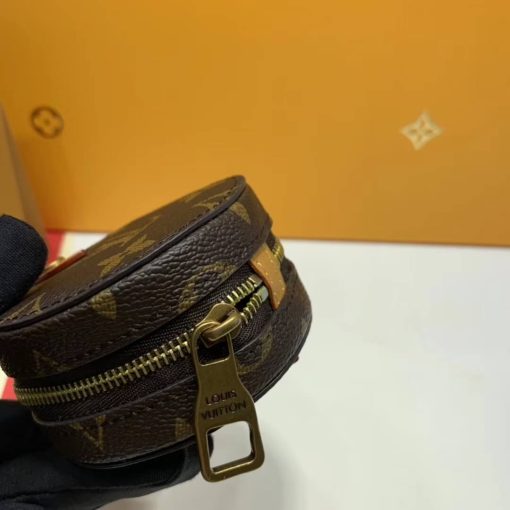 Louis Vuitton Monogram Canvas Round Case M68524 - Image 5