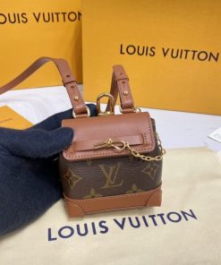 Louis Vuitton Monogram Mini Steamer Pouch M00340