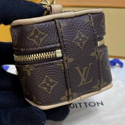Louis Vuitton Monogram Mini Toiletry Pouch M00353 - Image 6