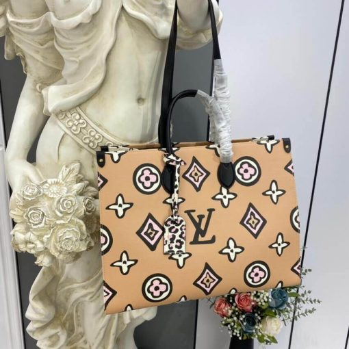 Louis Vuitton Monogram Print Onthego GM M45814 M45815 Beige - Image 3