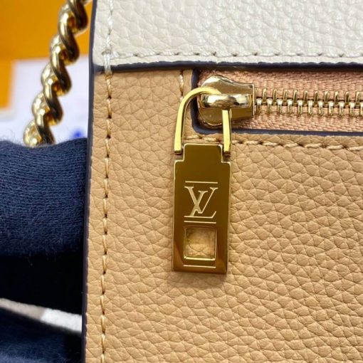 Louis Vuitton MyLockMe Chain Bag M56641 - Image 9