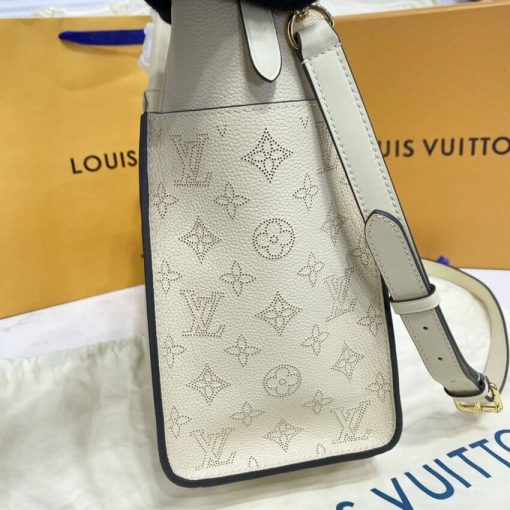 Louis Vuitton On My Side Bag M55802 Beige - Image 8