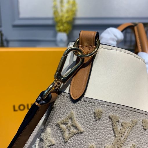Louis Vuitton On My Side Handbag M53825 - Image 8