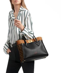 Louis Vuitton On My Side M53823
